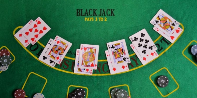 Blackjack với luật rút bài thú vị 